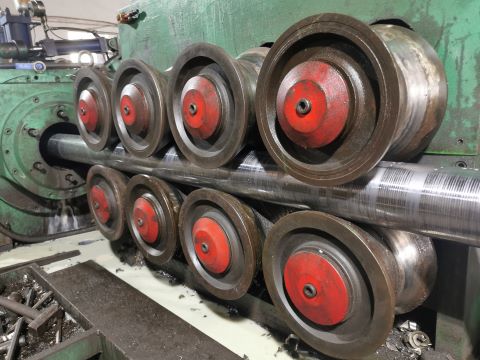 34CrNiMo6 Steel Peeling 34CrNiMo6+QT Legeringsstructuur Staalstaafstaaf OD 55mm 6M Lengte 5